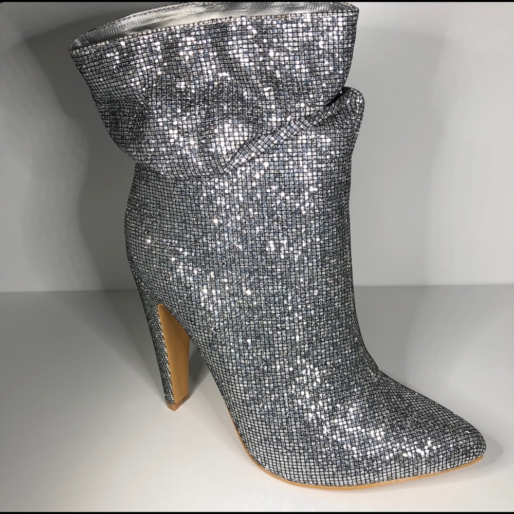 ‼️LAST ONE‼️Silver Embellished Booties - Picture 2 of 5
